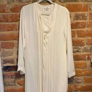 White Pleated Uniqlo Dress with button closures and belt to match. Size M